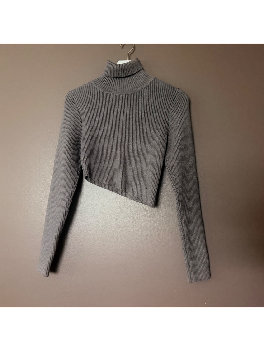 NWT Cider ribbed turtle neck crop sweater with asymmetrical hem size Medium